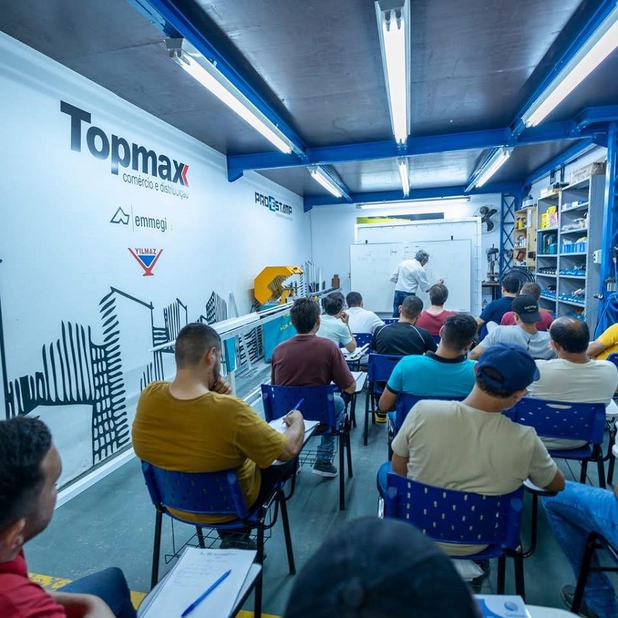 490368607_2117361852114565_2776877827089791048_n